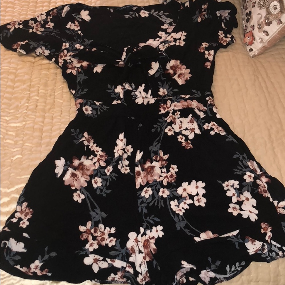 Romper - Picture 2 of 5
